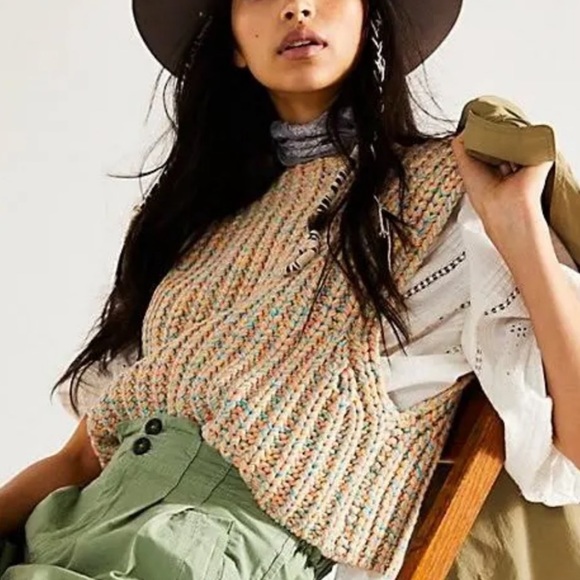 Free People Sweaters - FREE PEOPLE HOOPLA SLEEVELESS SWEATER NWT